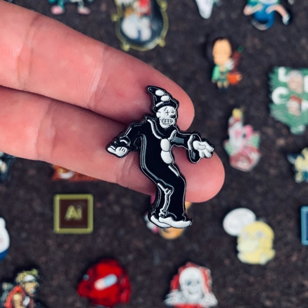 KOKO THE DANCING CLOWN ENAMEL PIN